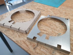 Globushalterung vom Kartonmockup zum Metallrahmen